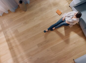 Najczęstsze błędy przy użytkowaniu podłóg drewnianych i jak ich unikać