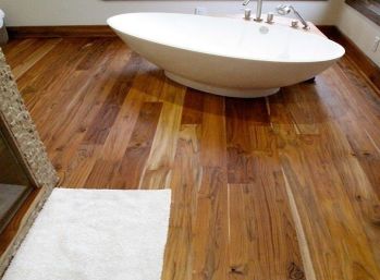 Jakie drewno w łazience?
