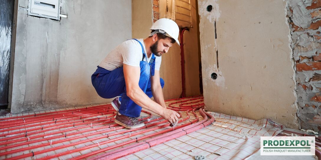 Podłoga na ogrzewaniu podłogowym – jakie drewno sprawdzi się najlepiej?