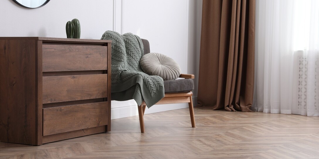 Podłogi drewniane w aranżacjach minimalistycznych i skandynawskich