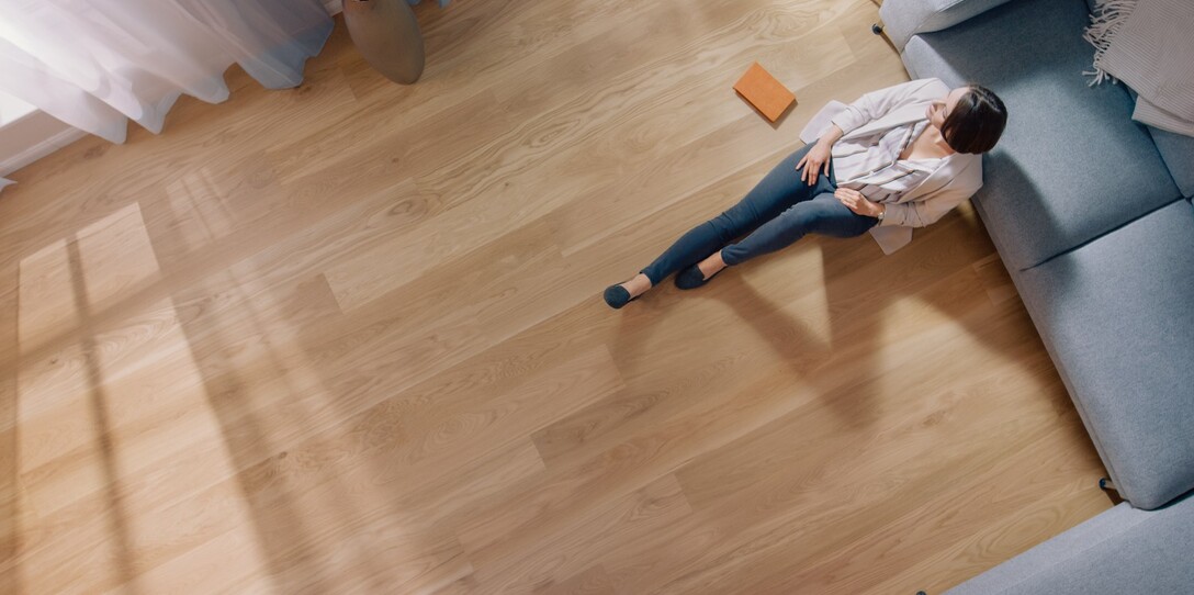 Najczęstsze błędy przy użytkowaniu podłóg drewnianych i jak ich unikać